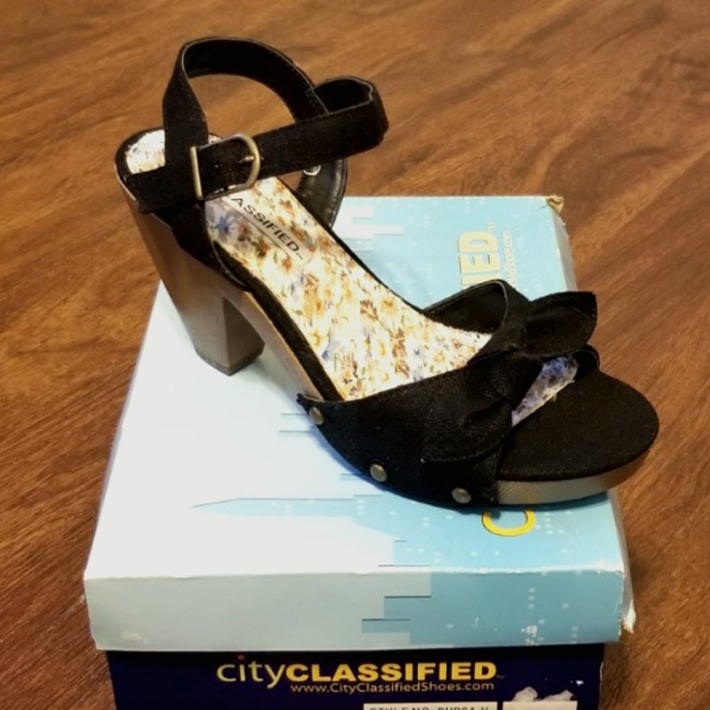 City Classified Women's sz 7m shoes NEW